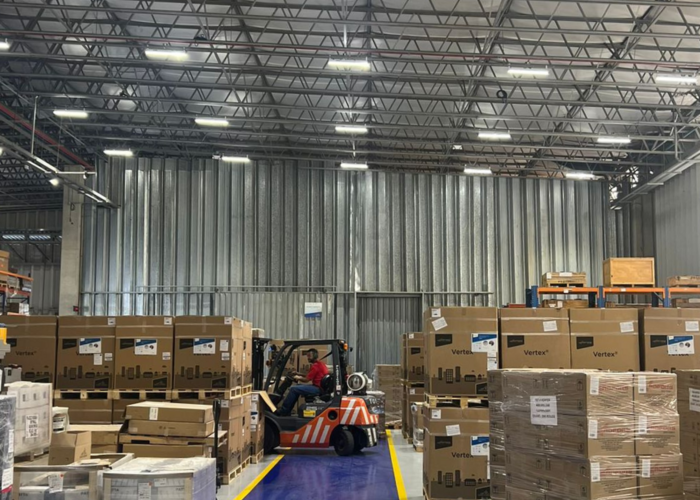 Como acertar na iluminação do seu centro de distribuição com LED